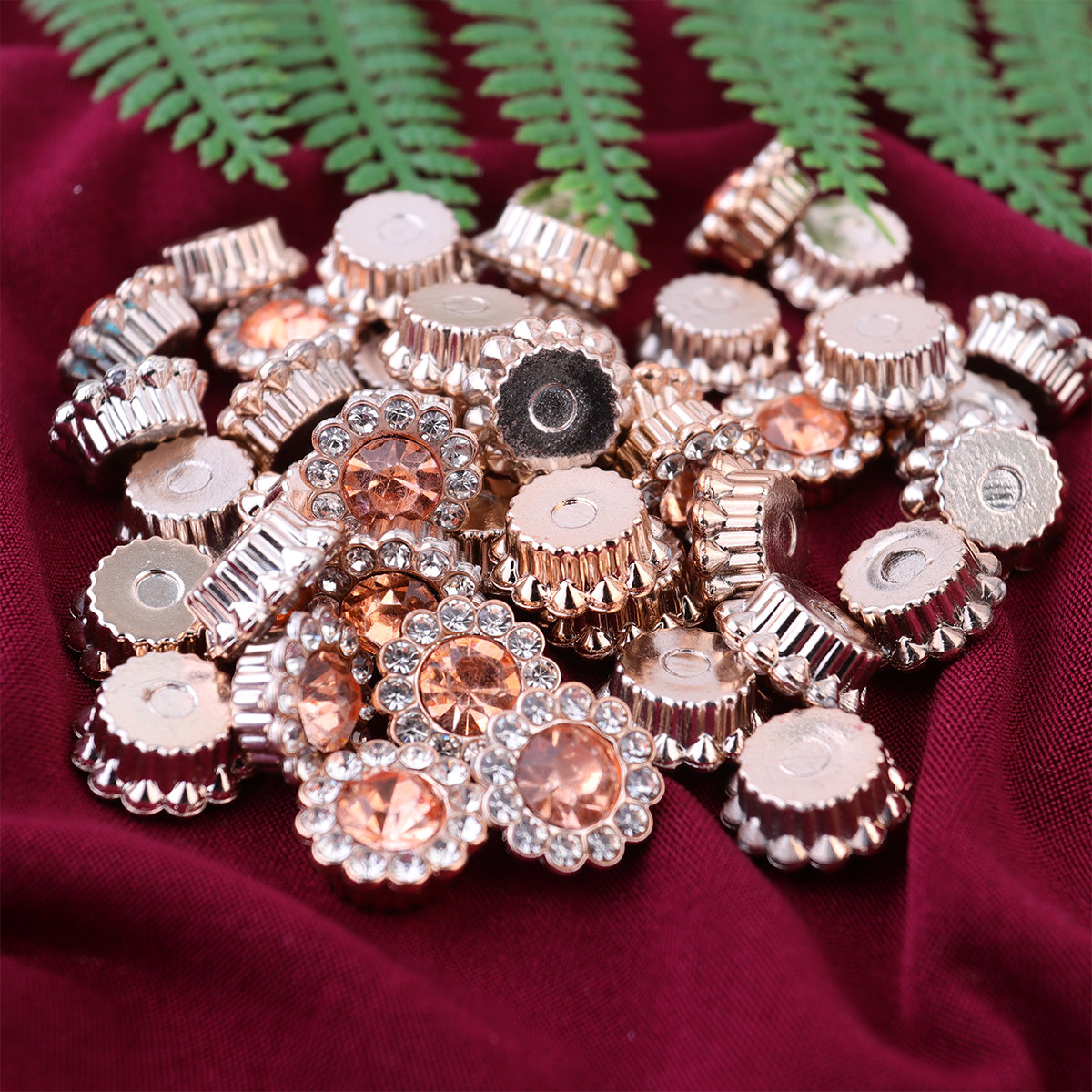 50個入り パールフラワーシェイプ装飾品 ABS素材 フラッ - Embellishment Glue Craft のレビューと価格